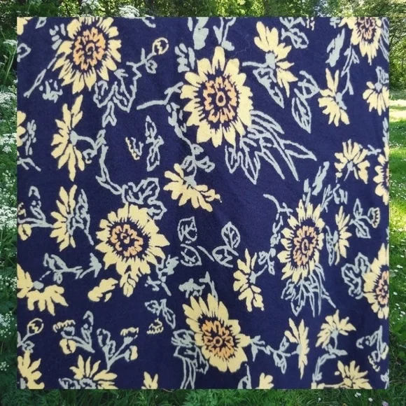 NWOT Kimchi Blue Daisy Mini Skirt - Picture 5 of 5